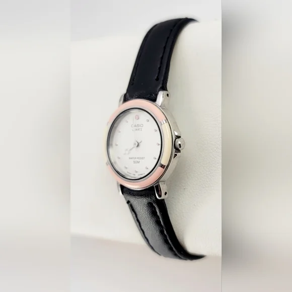 Vintage Casio LQ-960W Ladies Analog Watch – Rare JDM Pink & Cream Bezel – Japan - Picture 3 of 8